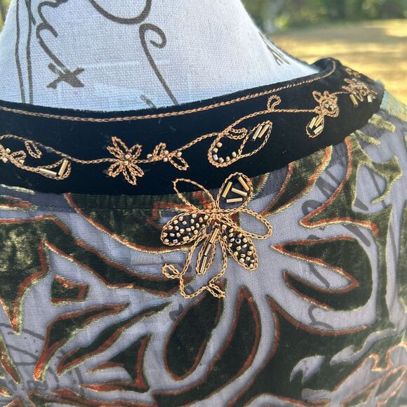 Chicos velvet burnout design beaded tunic top size 3 - Picture 6 of 9